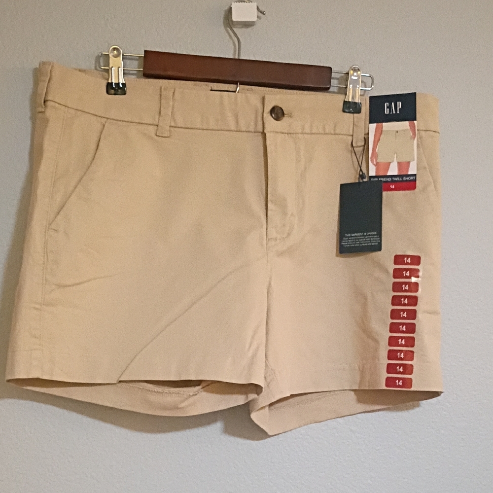GAP Women's Beige Shorts